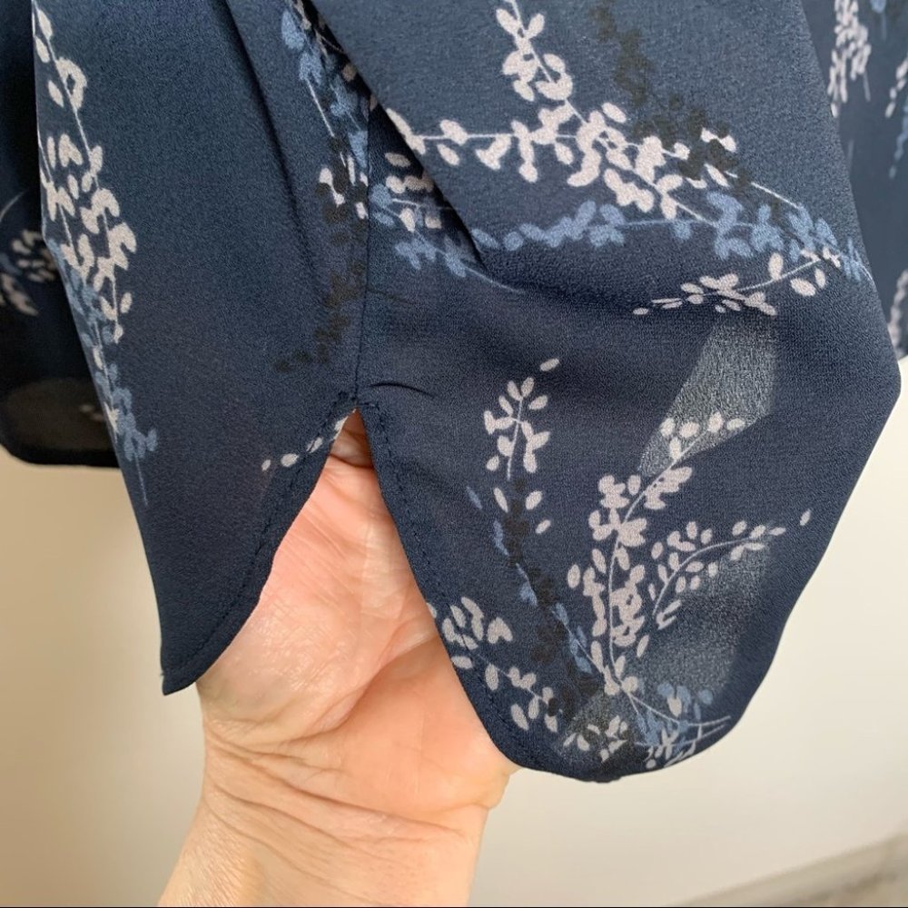 Vince Spring Floral Coastal Blouse Light - Picture 3 of 7